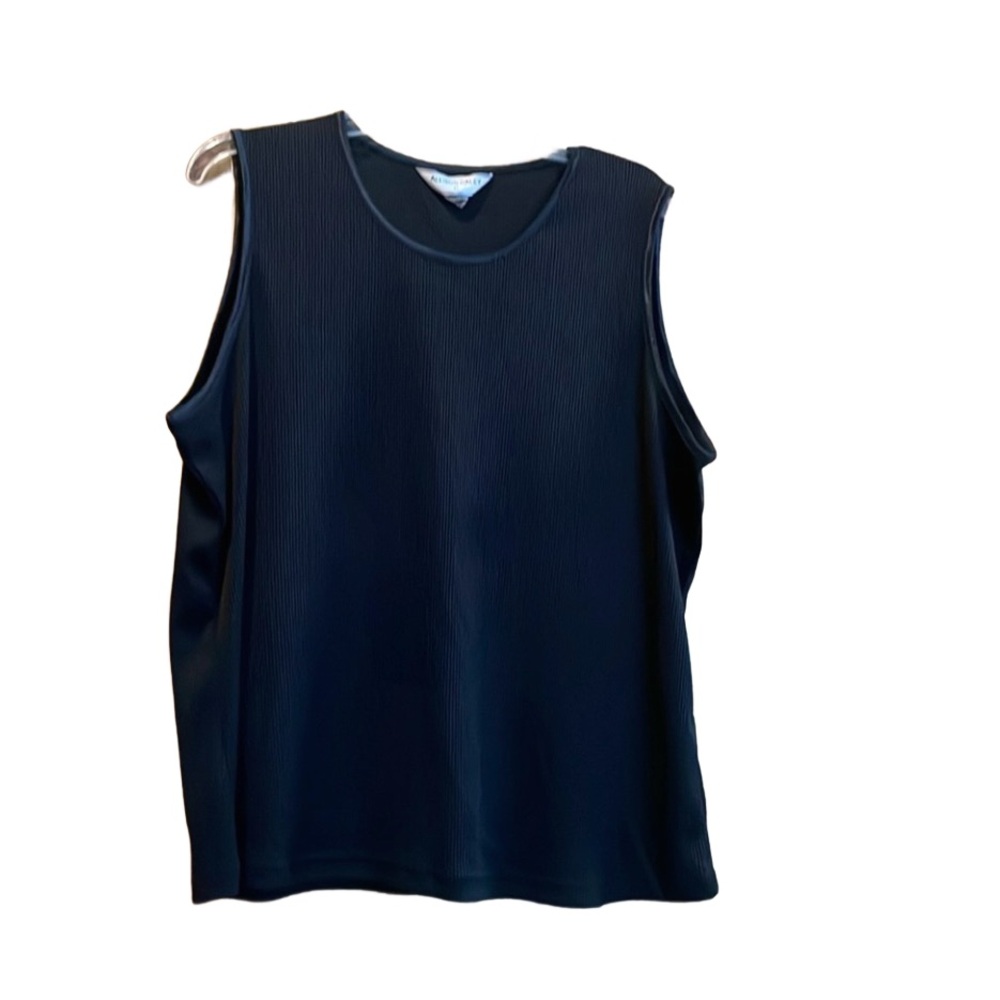 Allison Daley black tank size 3x